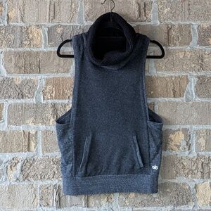 Alo Yoga Cowl Neck Sherpa Lined Pullover Vest Size XS Charcoal Gray Black